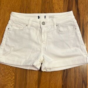 Jacob Davis‎ uma shorts